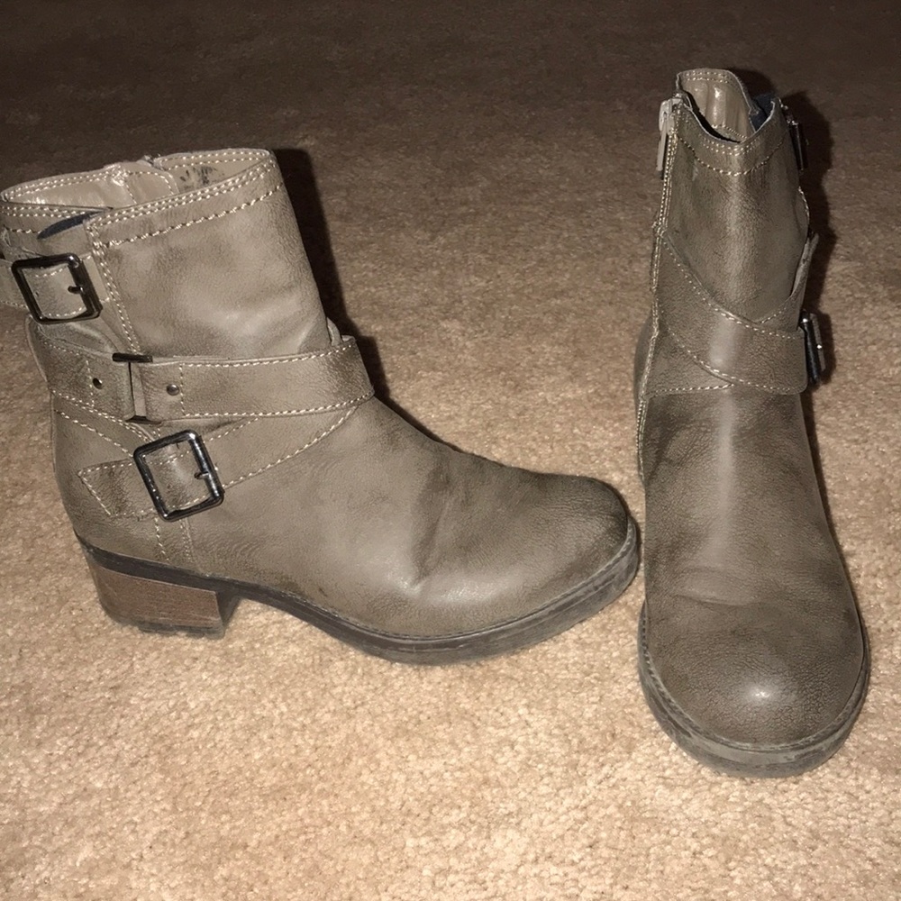 White Mountain Ankle Boots